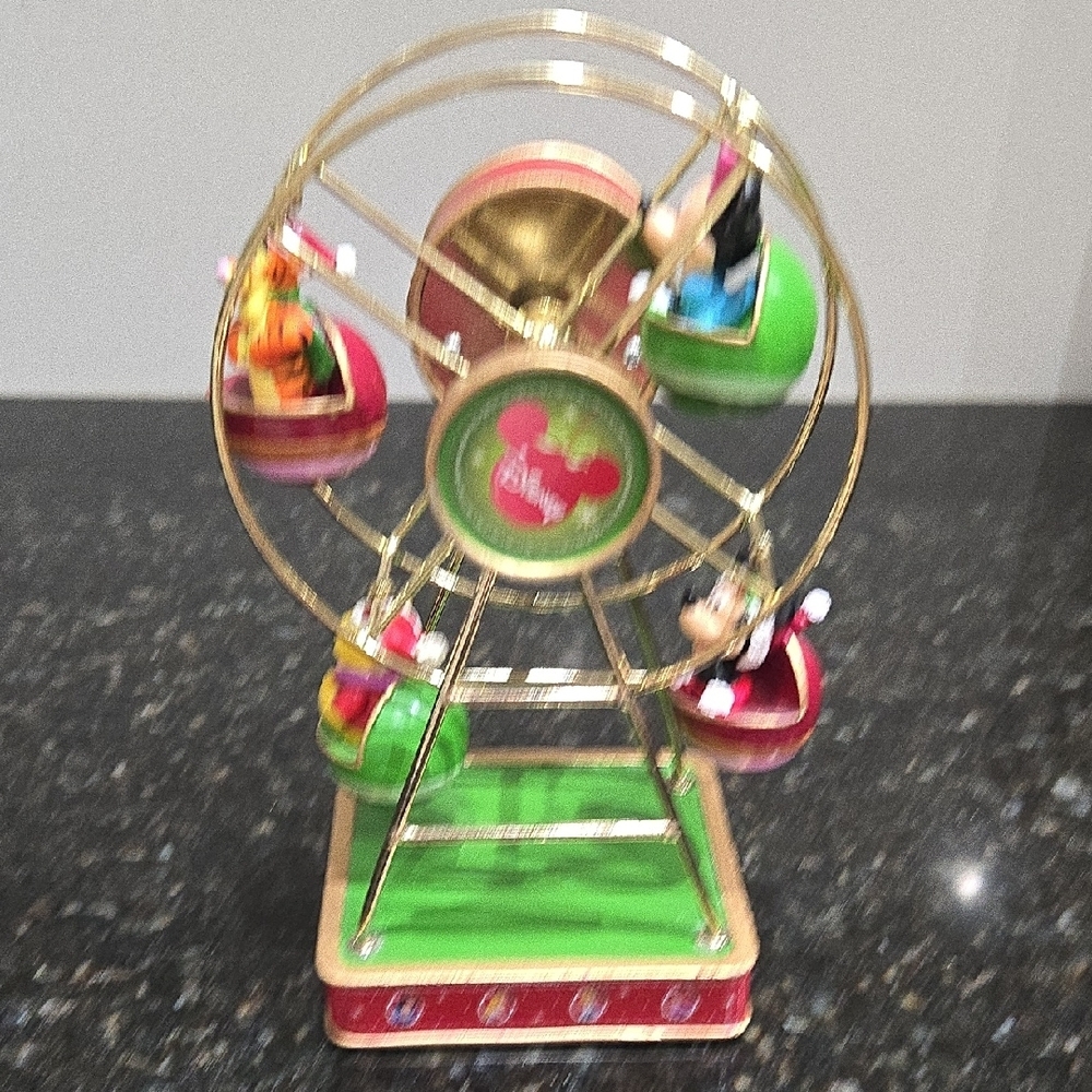Vintage Disney Revolving Musical Christmas Ferris Wheel. - Picture 4 of 8